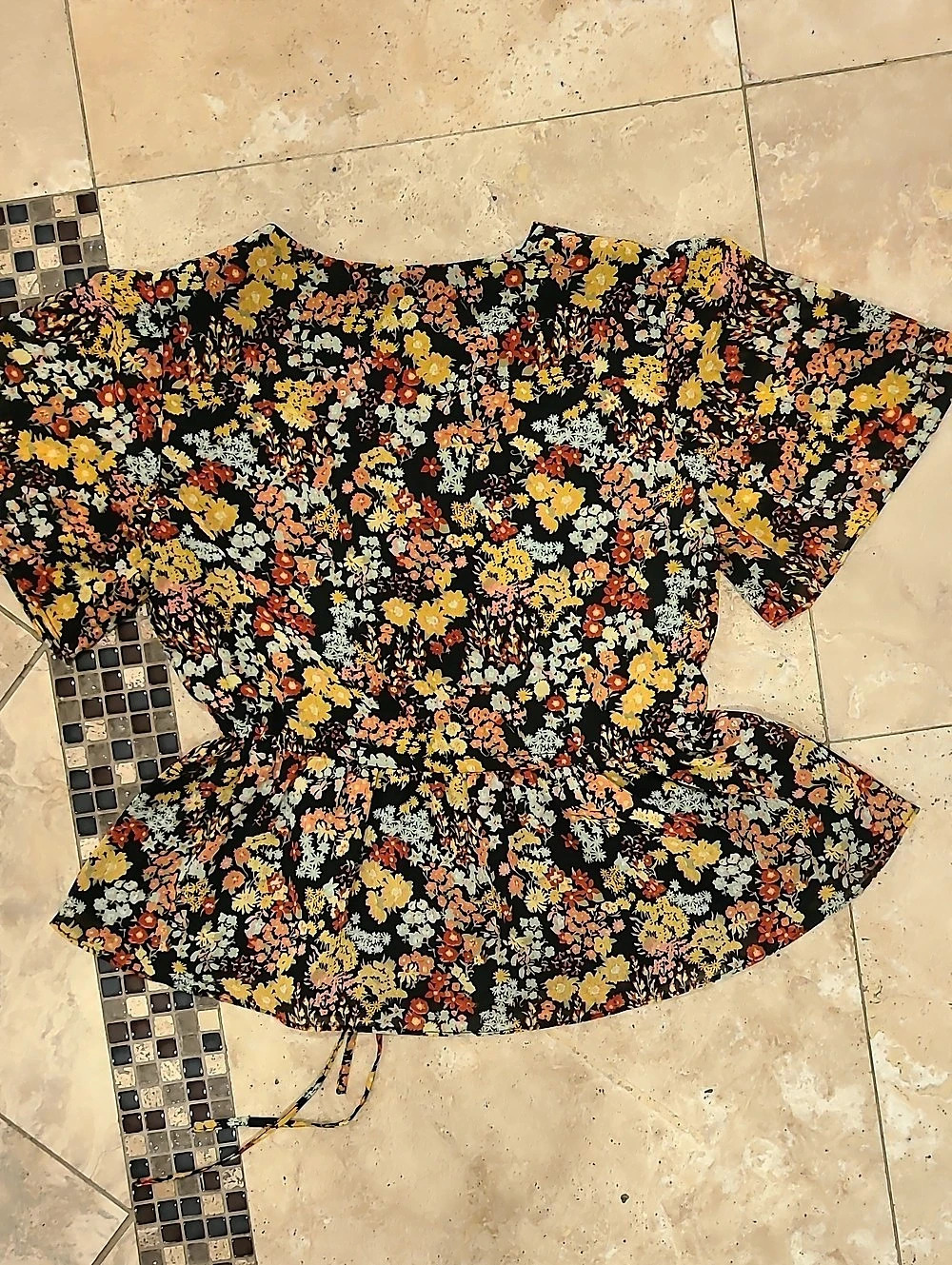 Madewell  Floral Peplum Blouse in Black & Orange Size Small - Picture 5 of 9